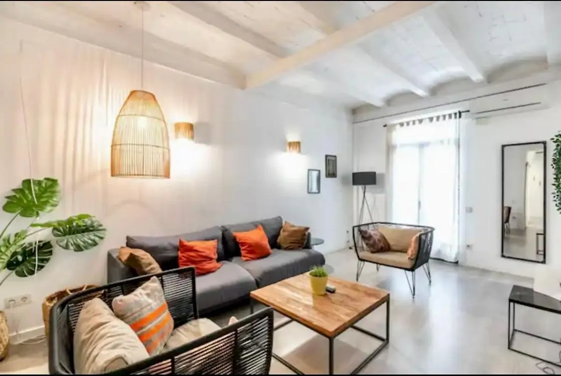 Stylish Apartment In Placa Espanya location
